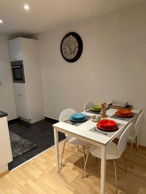 Gemuetliche An Bester Lage Im Kreis 4 Apartmán
